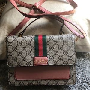 Grey purse with pink